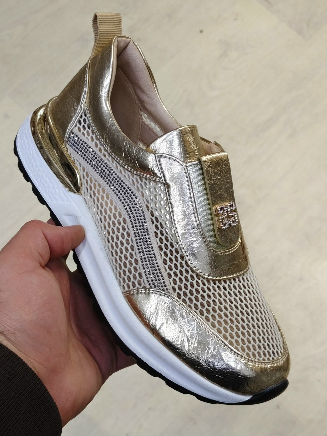 ,женские кроссовки,обуви,спортивная ,кроссовка