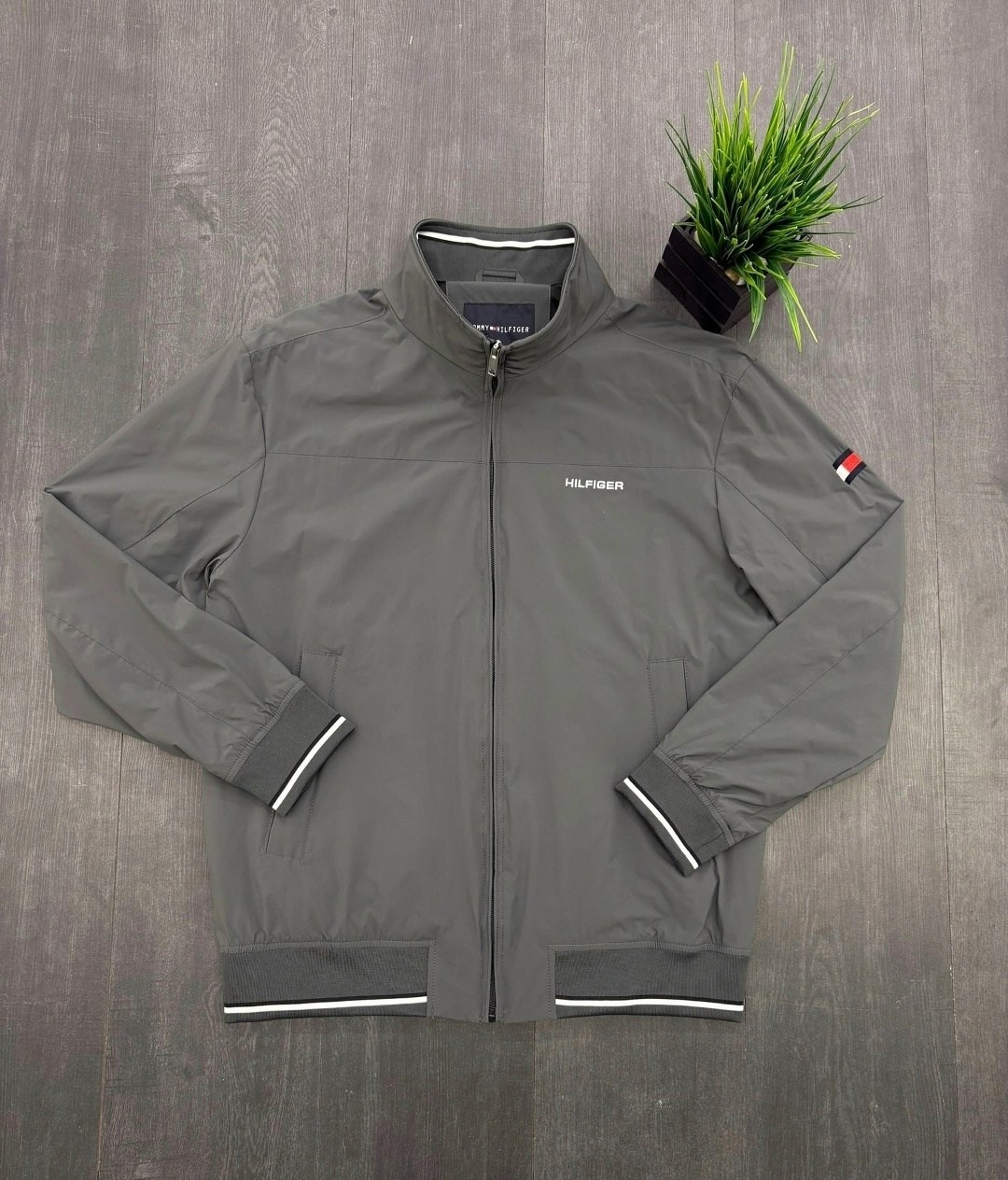 куртка tommy hilfiger мужская,демисезонная куртка,ветровка tommy hilfiger,демисезонная куртка спортивная,ветровка мужская