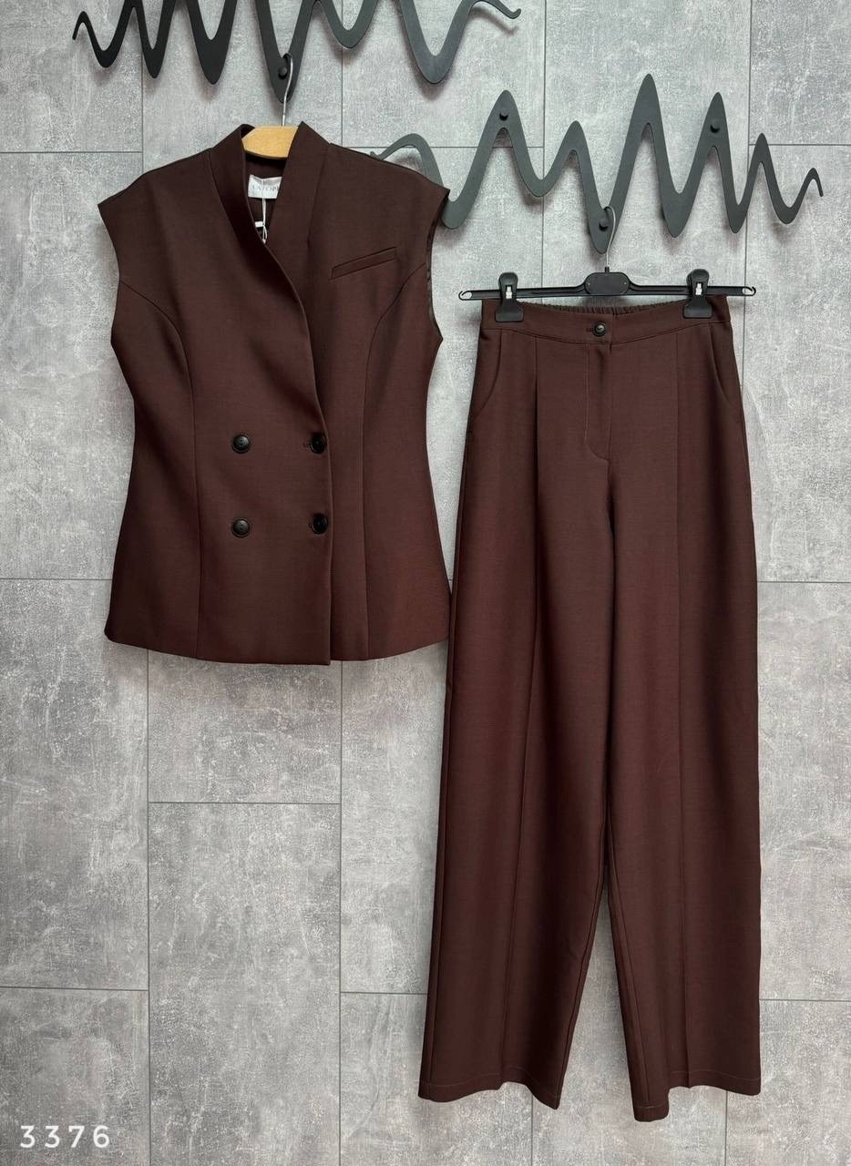 костюм двойка жилетка с объемными плечами+ брюки,брючный костюм женский,брючный костюм,брючный костюм с жилетом,костюм брючный с жилетом шоколадно-коричневый