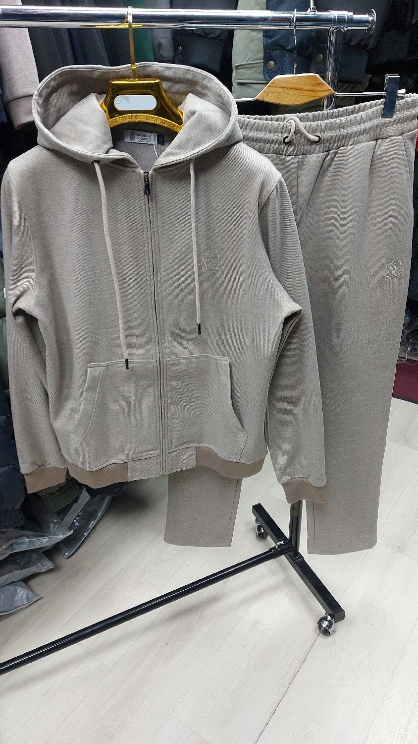 спортивный костюм brunello cucinelli,костюм brunello cucinelli,спортивный костюм мужской brunello cucinelli,костюм спортивный,спортивный костюм brunello cucinelli premium beige