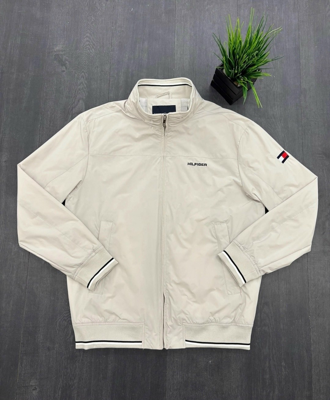 куртка tommy hilfiger мужская,демисезонная куртка,ветровка tommy hilfiger,демисезонная куртка спортивная,ветровка мужская