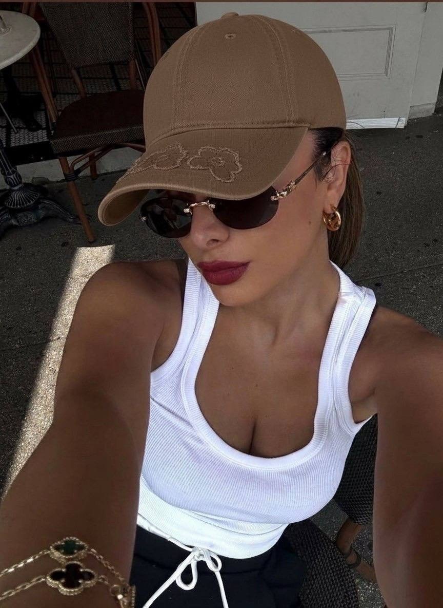 девушка,кепка стильная,бейсболка женская,модные стили,стильное