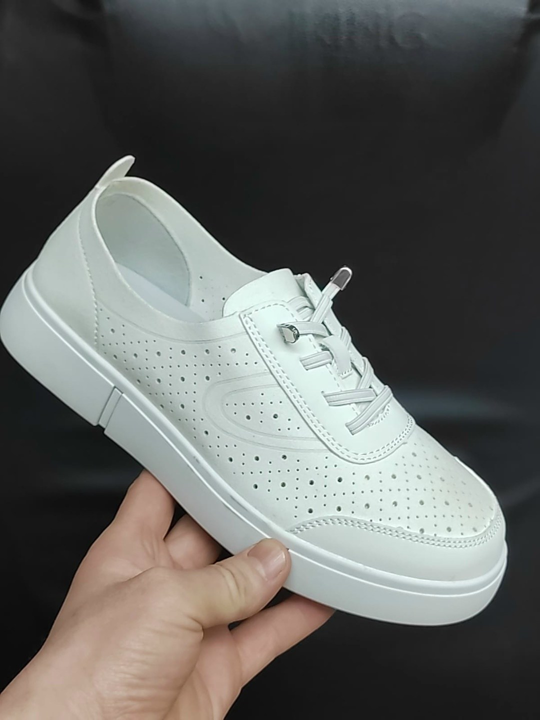 ,женские кроссовки,кеды женски,кроссовки с перфорацией женские,женские кеды