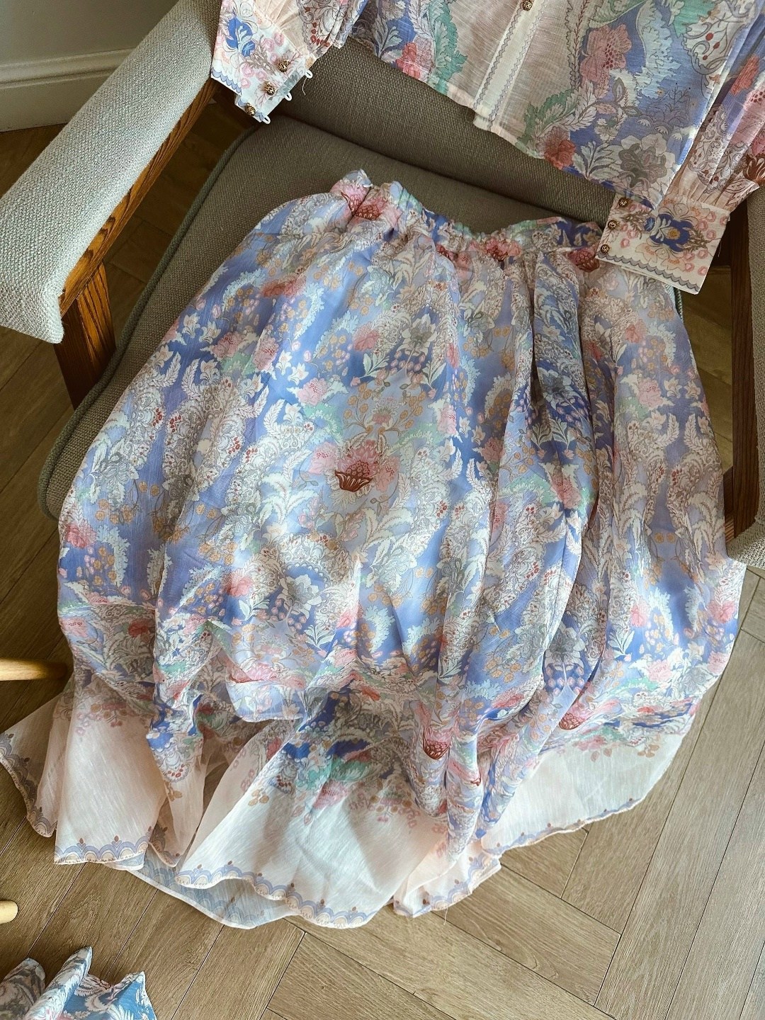 модные костюмы,костюм с юбкой,костюм с принтом,платье модное