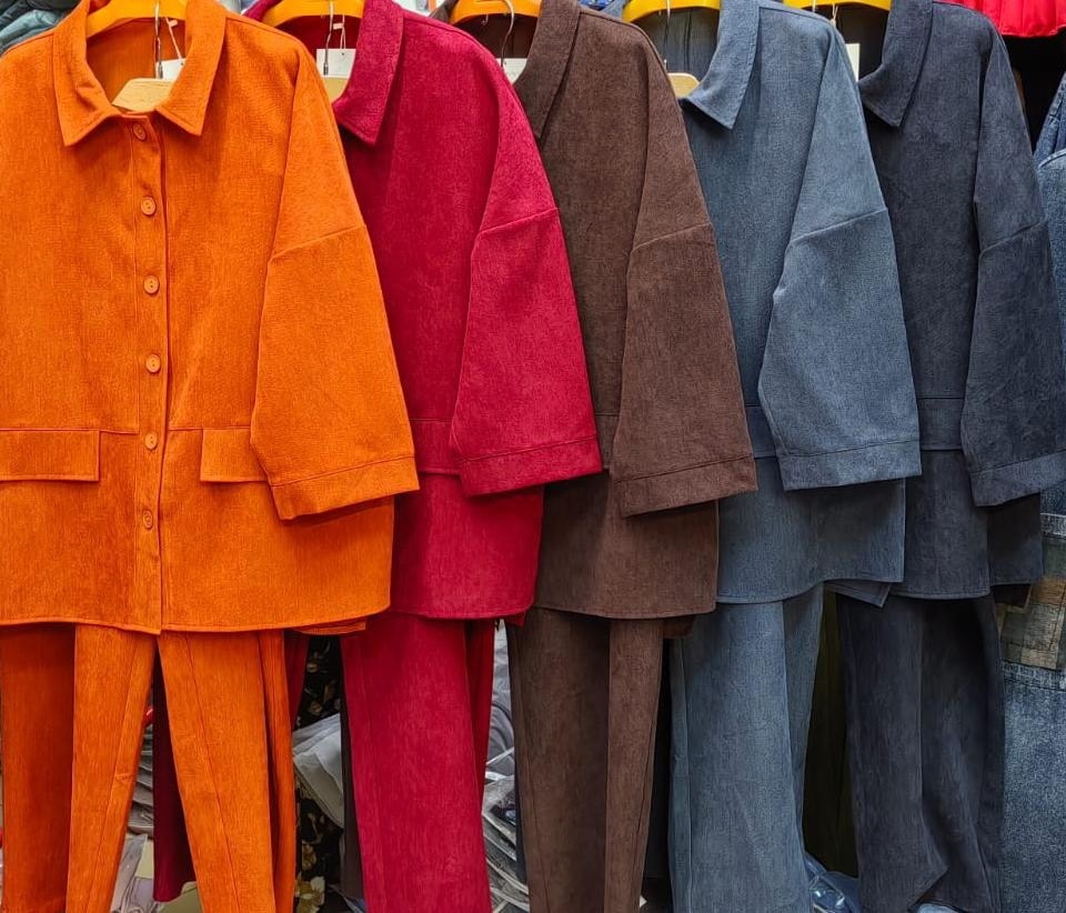 микровельвет костюм женский брючный,костюм женский,костюм женский брючный,стильные костюмы,костюм с брюками