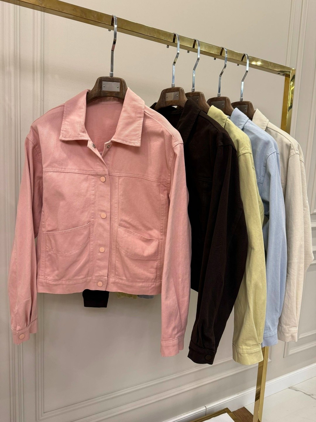 куртка джинсовая,белая джинсовая куртка,молочная джинсовая куртка,легкая куртка,куртка