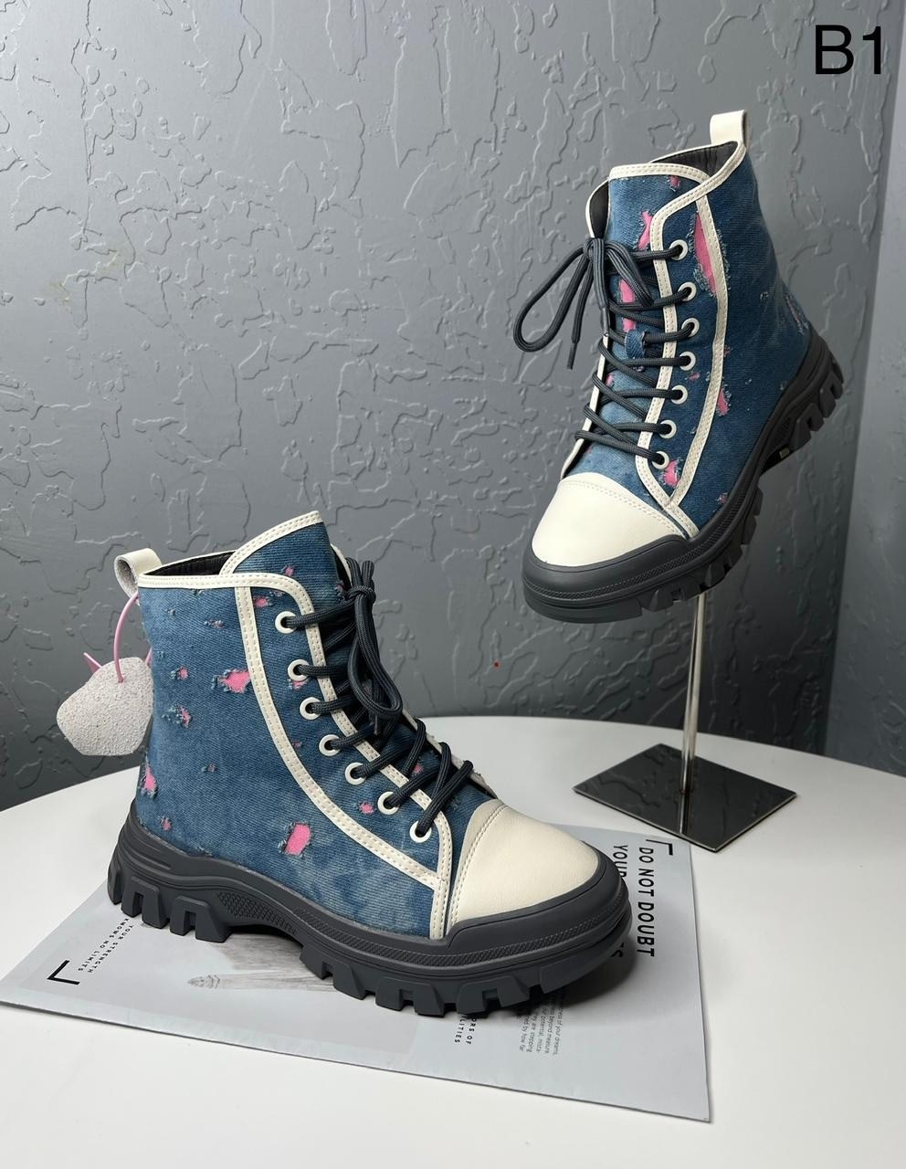 ,женские ботинки,ботинки модные,женская ,повседневная