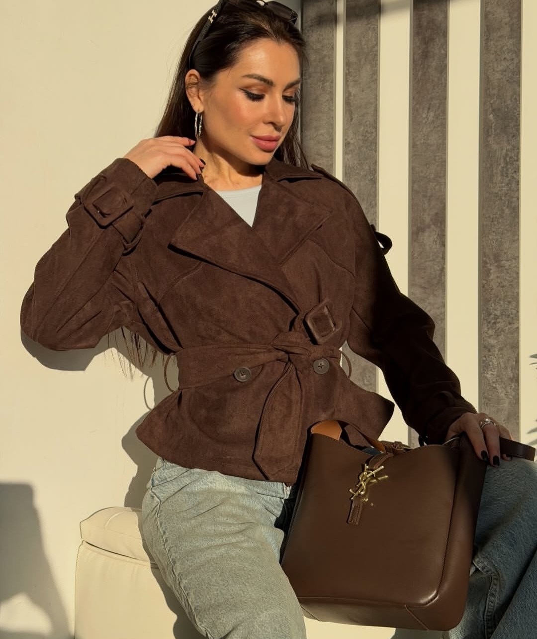 куртка косуха замшевая коричневая с поясом tadari,классическая коричневая замшевая женская куртка с поясом,куртка замшевая,куртка замшевая женская,женская куртка из замши шоколад
