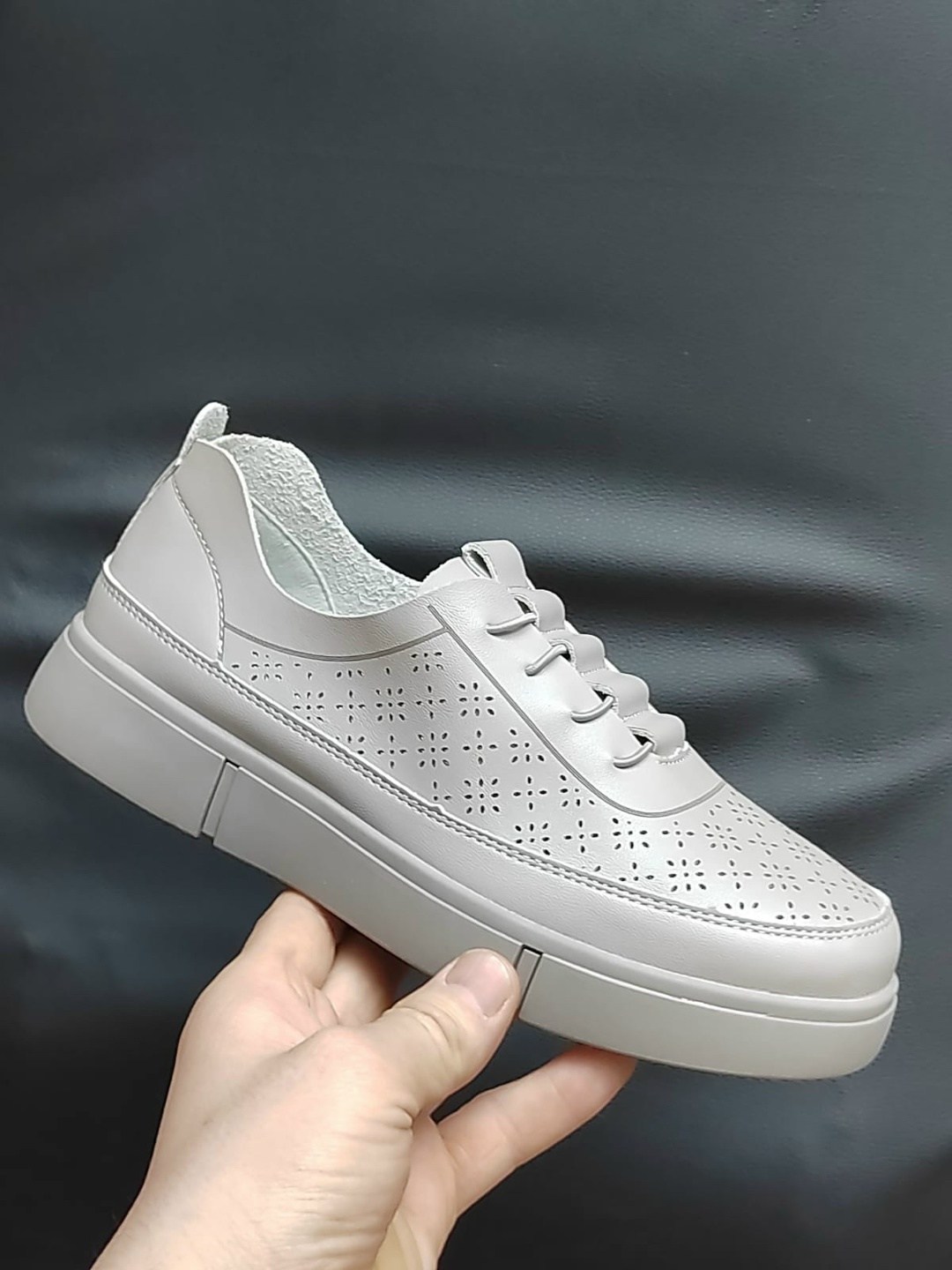 ,женские кроссовки,кеды женски,кроссовки с перфорацией женские,женские кеды