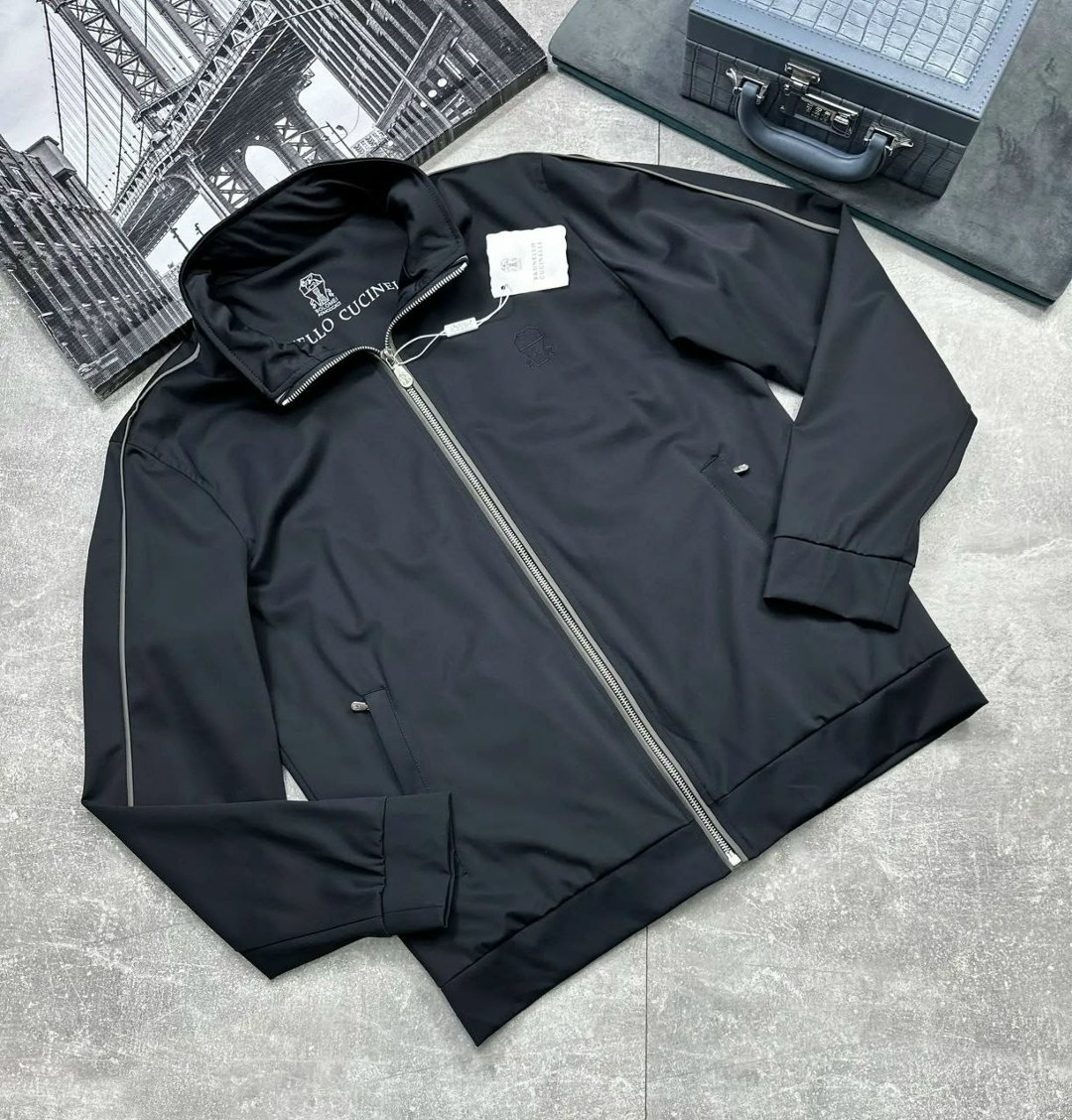 мужская куртка,ветровка мужская,стильная куртка,куртка ветровка мужская,куртка бомбер