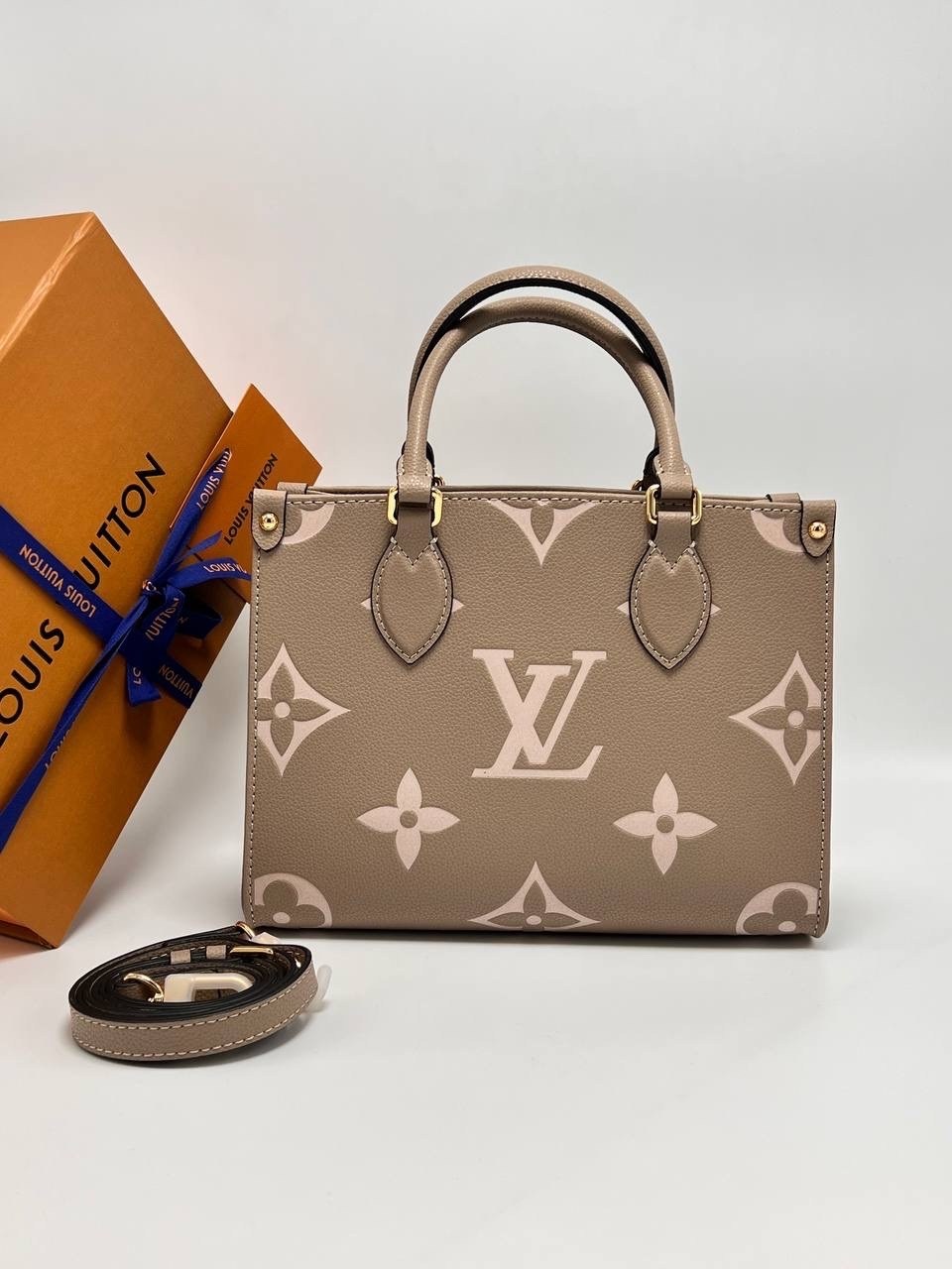 сумка louis vuitton,louis vuitton сумка женская,сумка луи виттон женская черная,louis vuitton сумка тоут,louis vuitton lv onthego pm tote monogram empreinte black