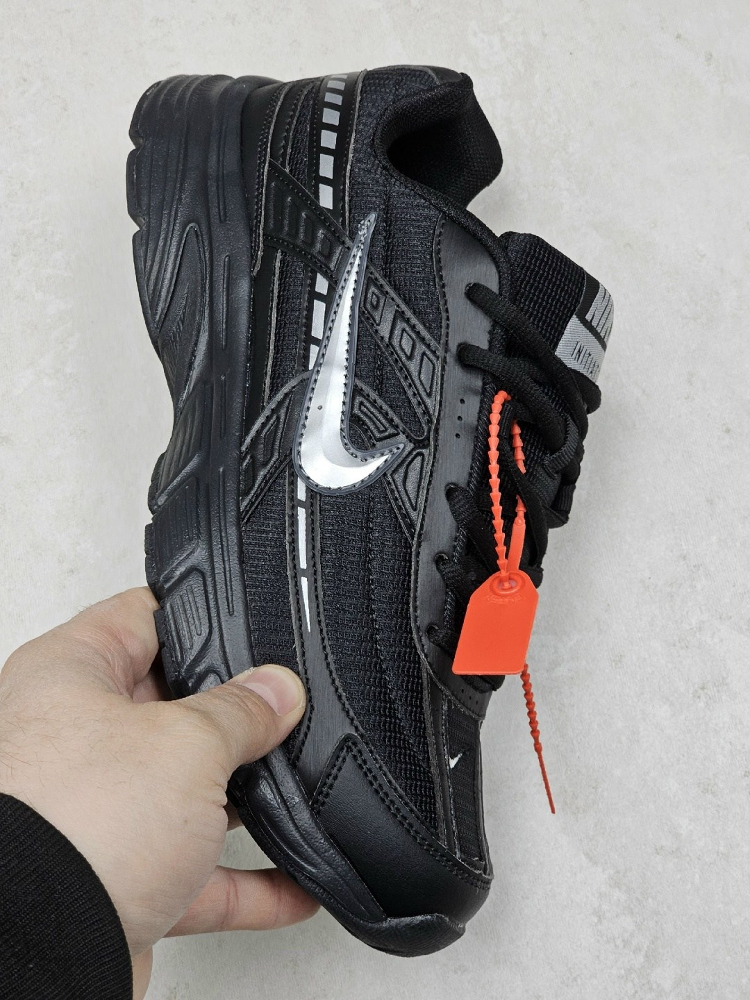 кроссовки off white be right back,кроссовки balenciaga runner sneaker 'worn-out - white yellow',кроссовки,кроссовки мужские женские,дизайнерские кроссовки