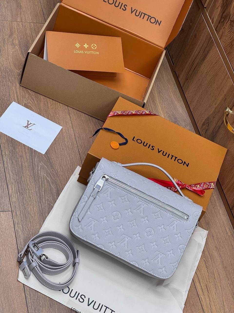 louis vuitton женская сумка,сумка louis vuitton,сумка louis vuitton pochette metis,louis vuitton pochette,louis vuitton сумка на плечо