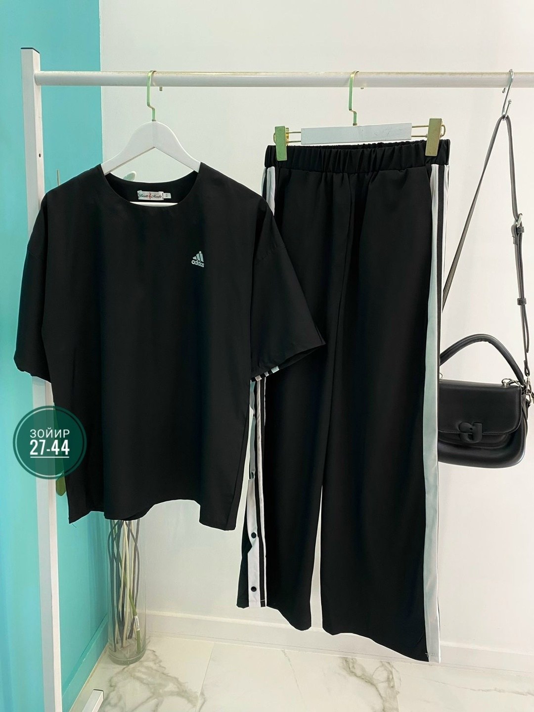 женские костюмы спортивные,костюм спортивные женские костюмы,костюм с лампасами женский в спортивном стиле,костюм двойка женская,костюм двойка спортивный женский