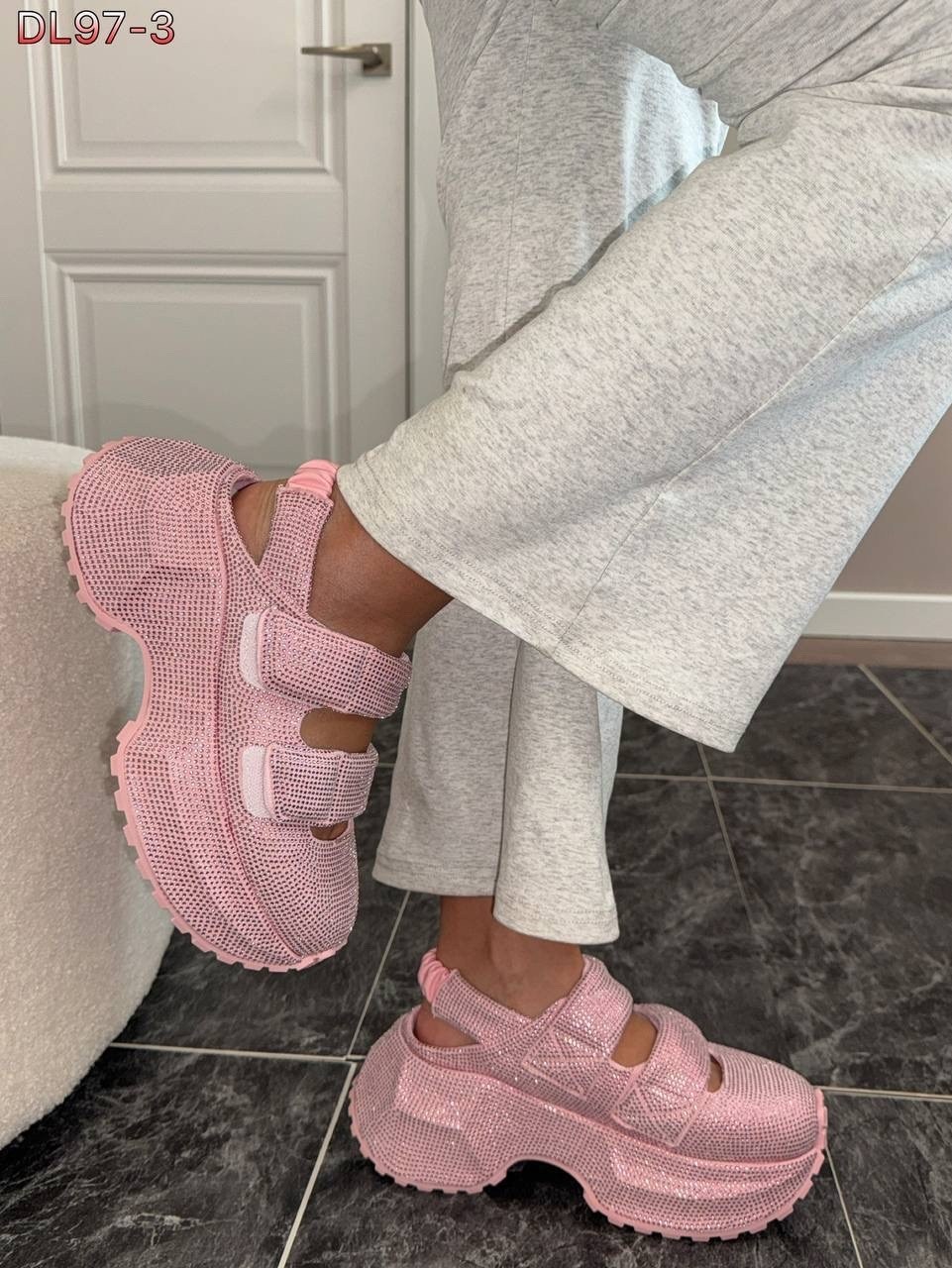 balenciaga кроссовки женские,кроссовки balenciaga,balenciaga кроссовки оригинал розовые,кроссовки balenciaga блестящие со стразами,кроссовки баленсиага женские