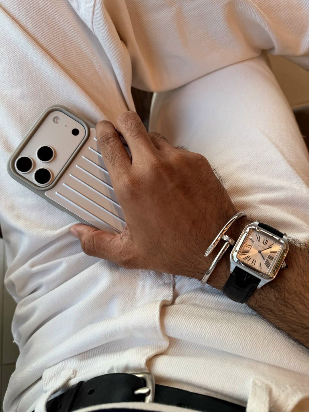 чехол для смартфона apple rimowa серебристый алюминиево-магниевый сплав,rimowa iphone case aluminum silver for iphone 15 pro,чехол для iphone 17 pro max,чехлы для iphone,iphone 17 pro max