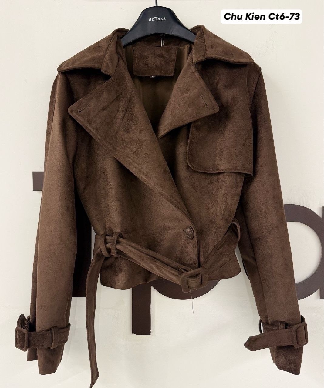 классическая коричневая замшевая женская куртка с поясом,куртка косуха замшевая коричневая с поясом tadari,замшевые куртки,куртка замшевая женская,замшевая куртка с поясом