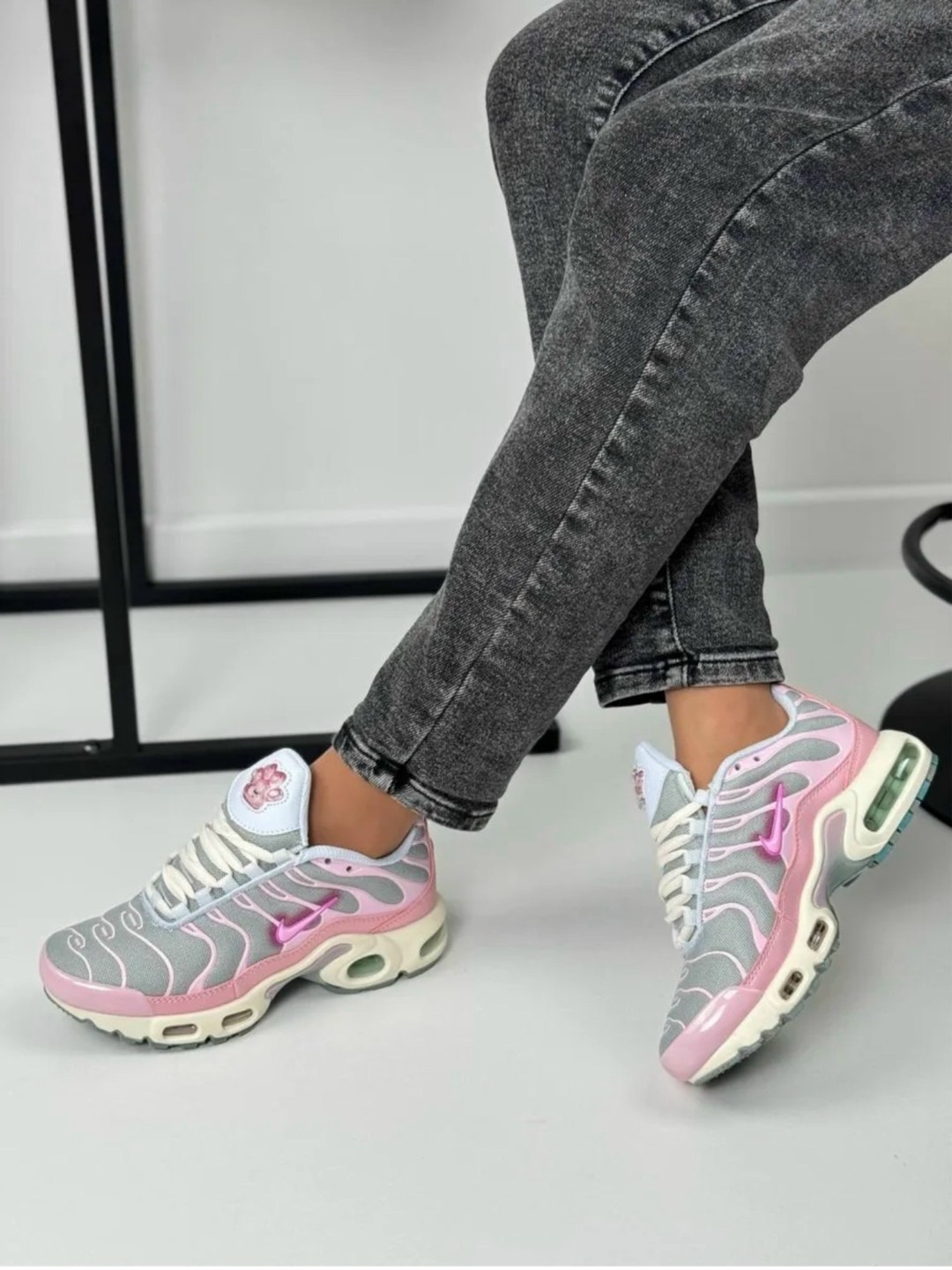кроссовки nike air max plus,nike air max plus tn,nike air max plus,nike tn plus pink,nike air max tn plus pink