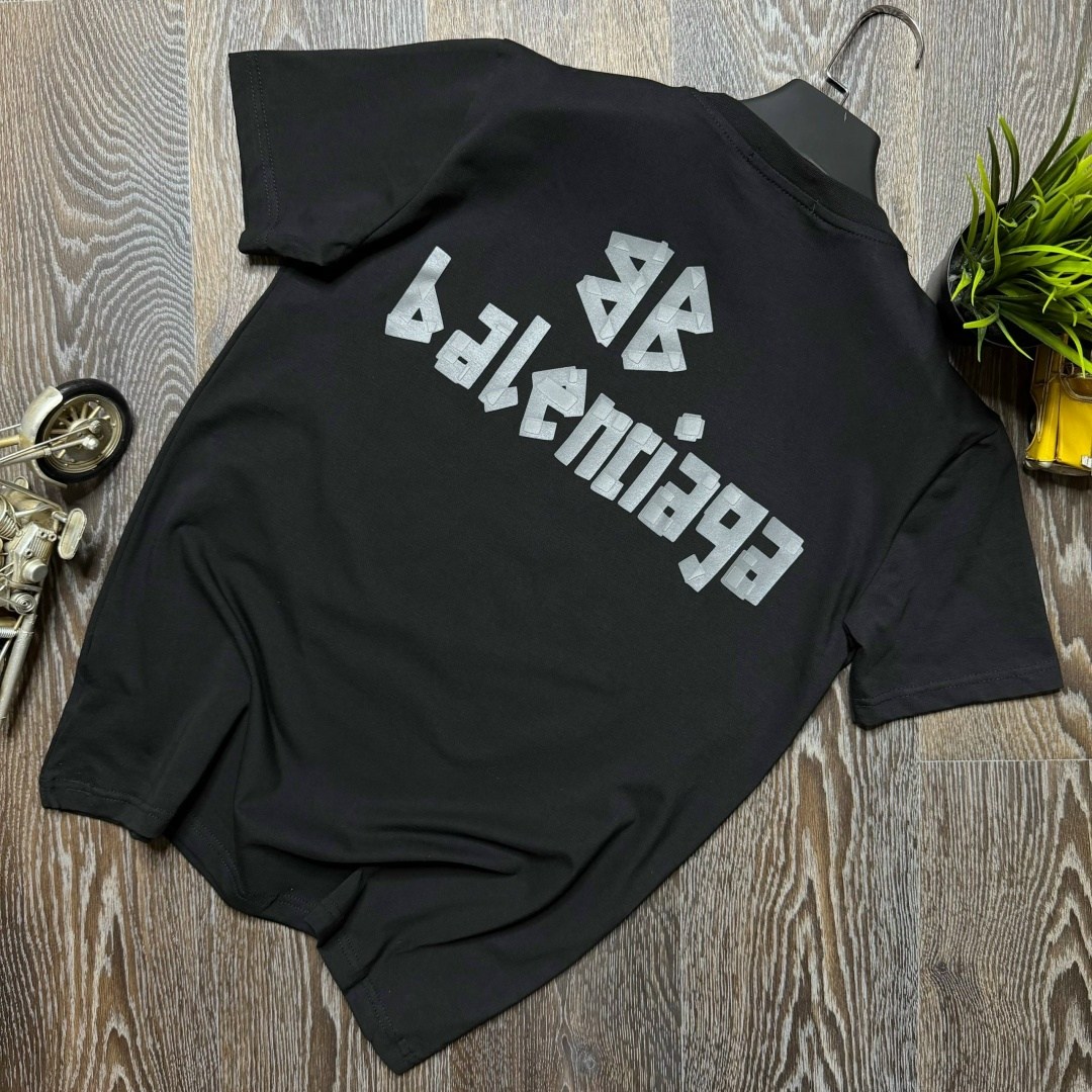 футболка balenciaga,футболка с коротким рукавом в стиле balenciaga,баленсиага кристобаль,футболки для мужчин