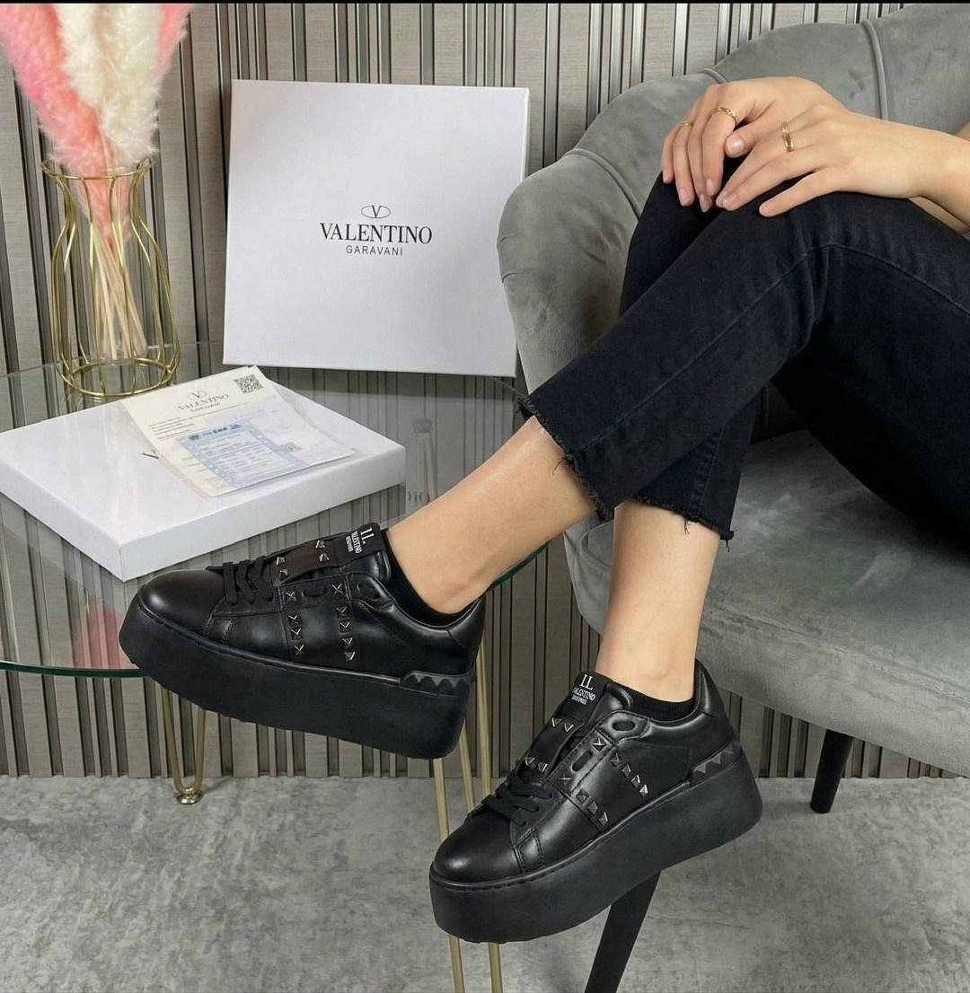 valentino кроссовки женские,valentino кроссовки,,valentino garavani кроссовки,кроссовки кожаные валентино женские