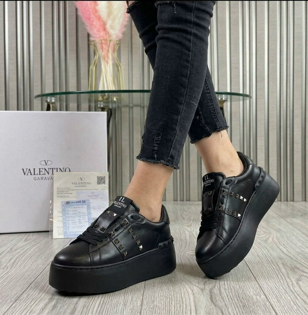 valentino кроссовки женские,valentino кроссовки,,valentino garavani кроссовки,кроссовки кожаные валентино женские