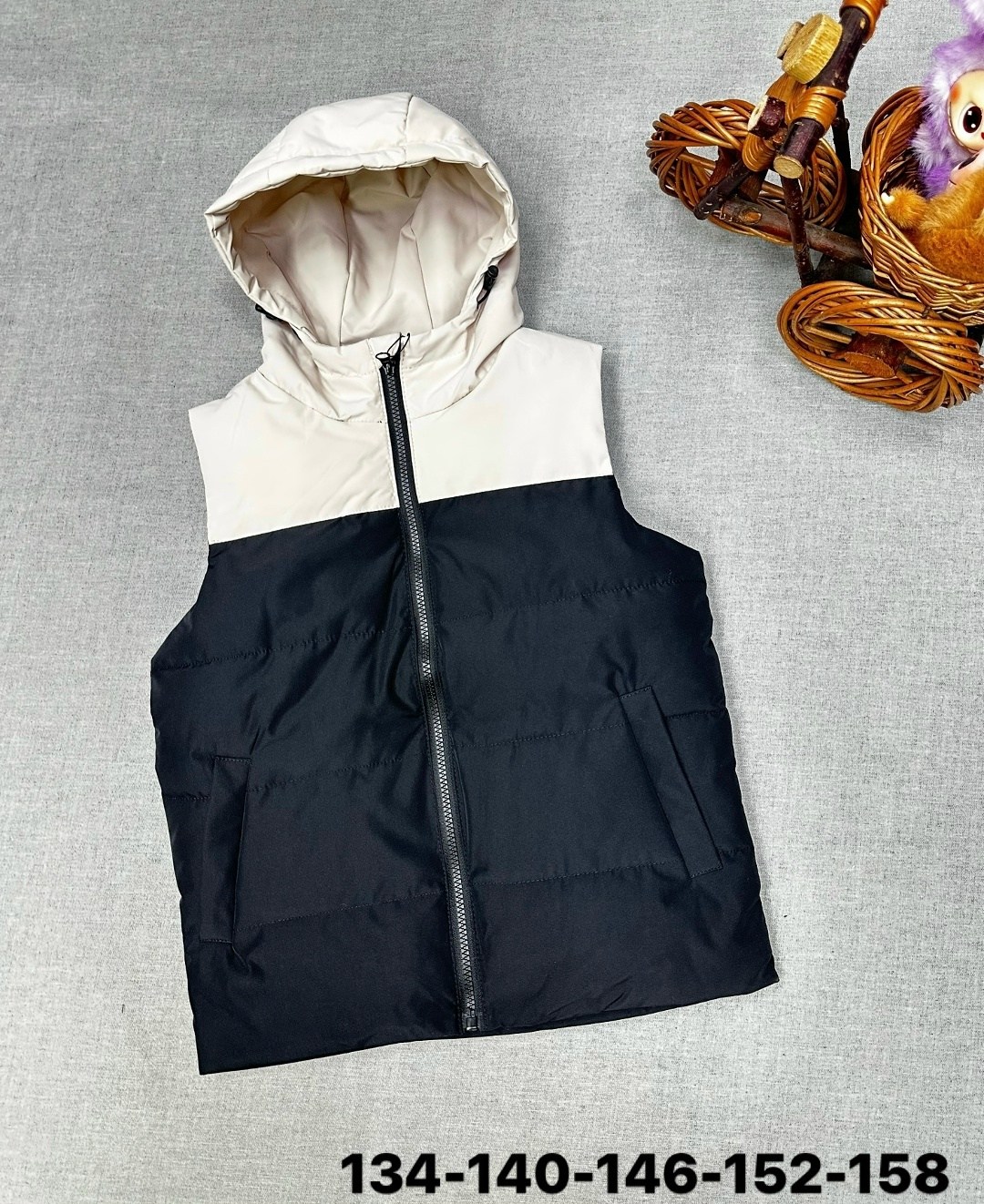 жилетка детская,жилет детский,жилетка безрукавка,стильная жилетка,жилетка