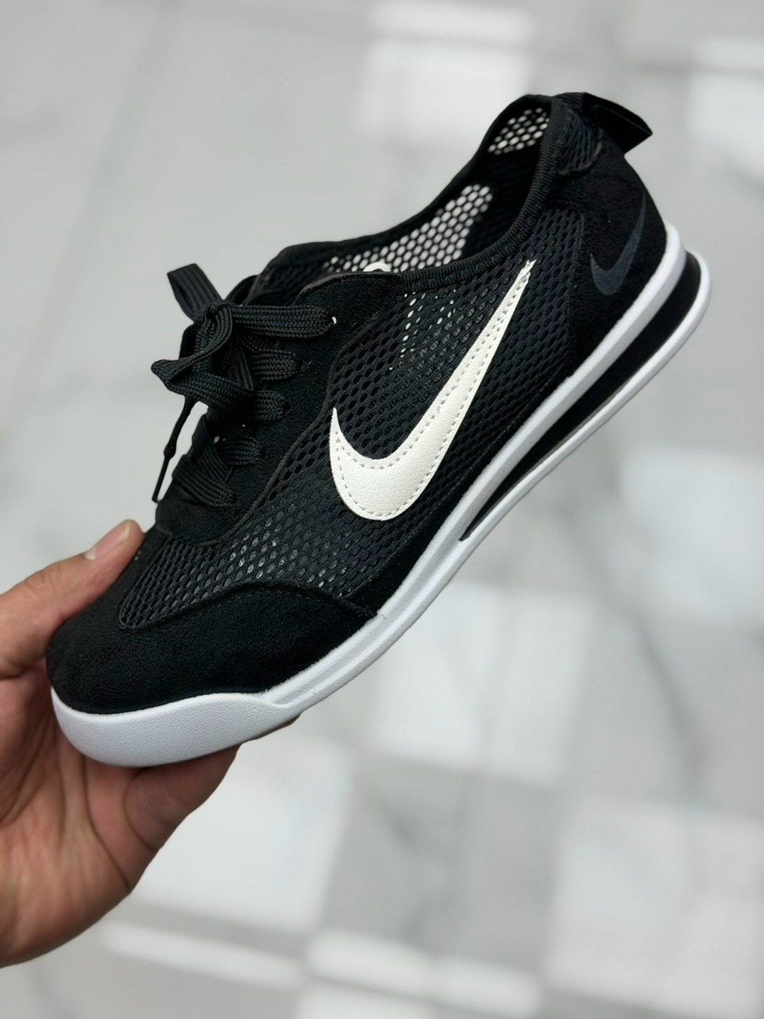 кроссовки,кроссовки nike,кроссовки найк мужские черные с белой подошвой,кроссовка,найк с клевером