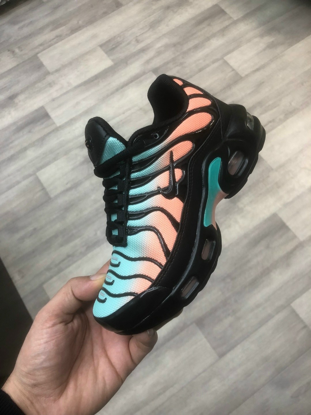 nike tn air max plus white,nike air max plus tn мужские кроссовки белые,nike air max plus tn,кроссовки nike air max tn plus,nike air max plus white