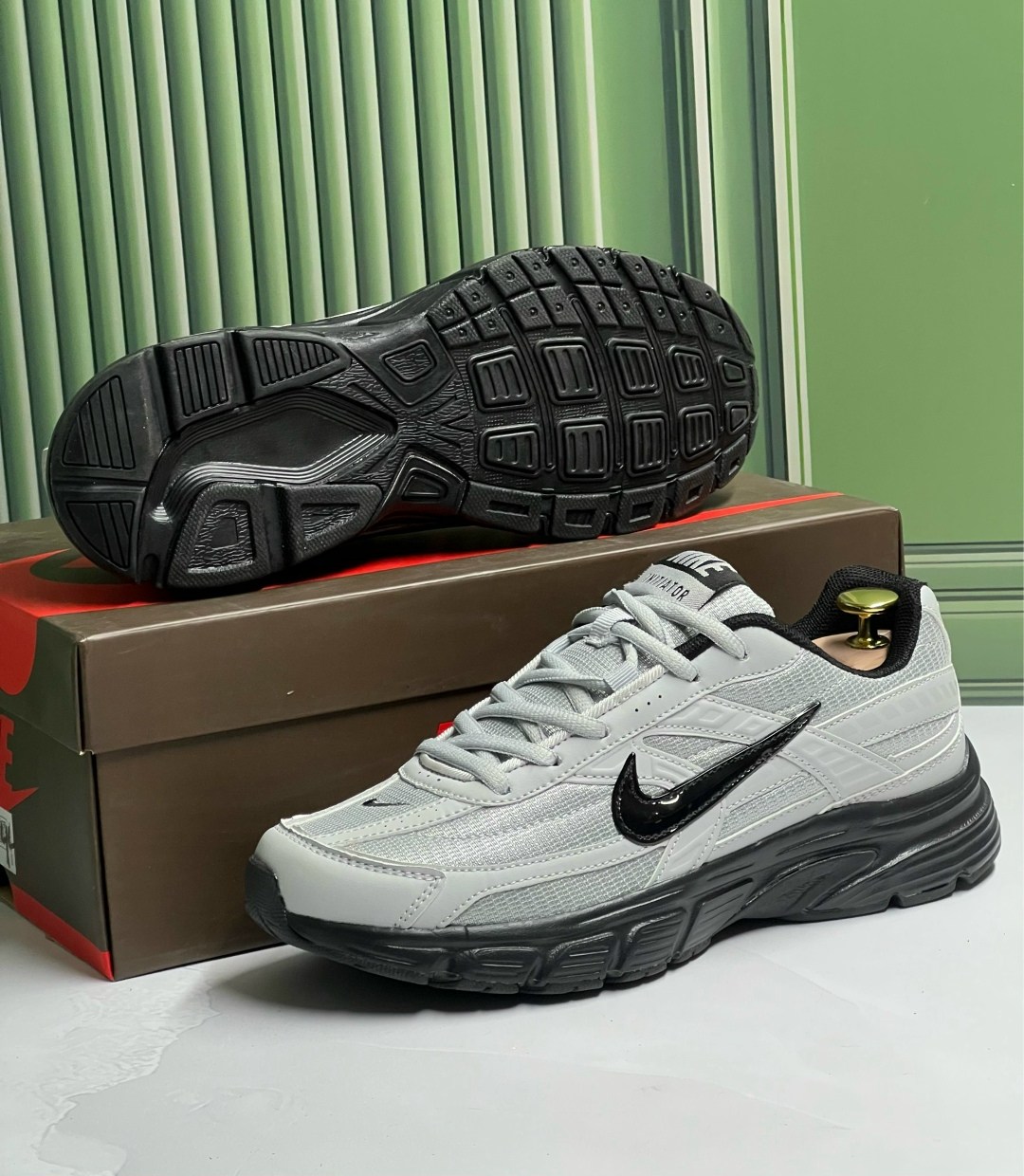 кроссовки nike initiator,кроссовки nike,nike initiator,кроссовки женские nike wmns initiator white/metallic silver,кроссовки