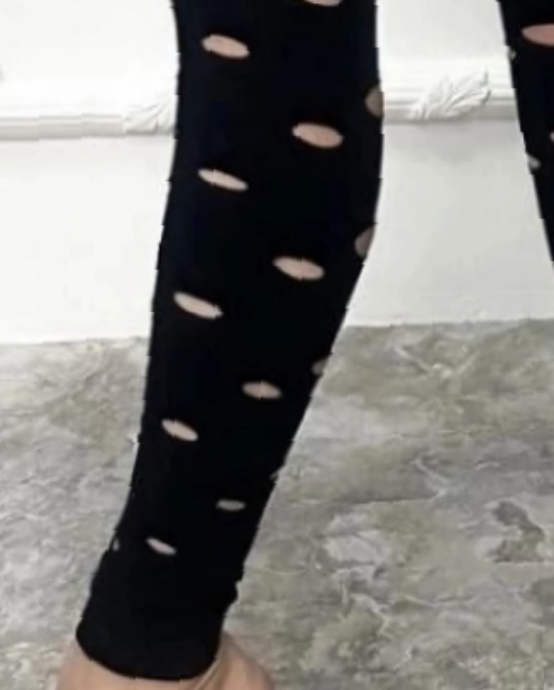 легинсы,леггинсы с дырками,лосины с дырками,женские леггинсы,черные леггинсы