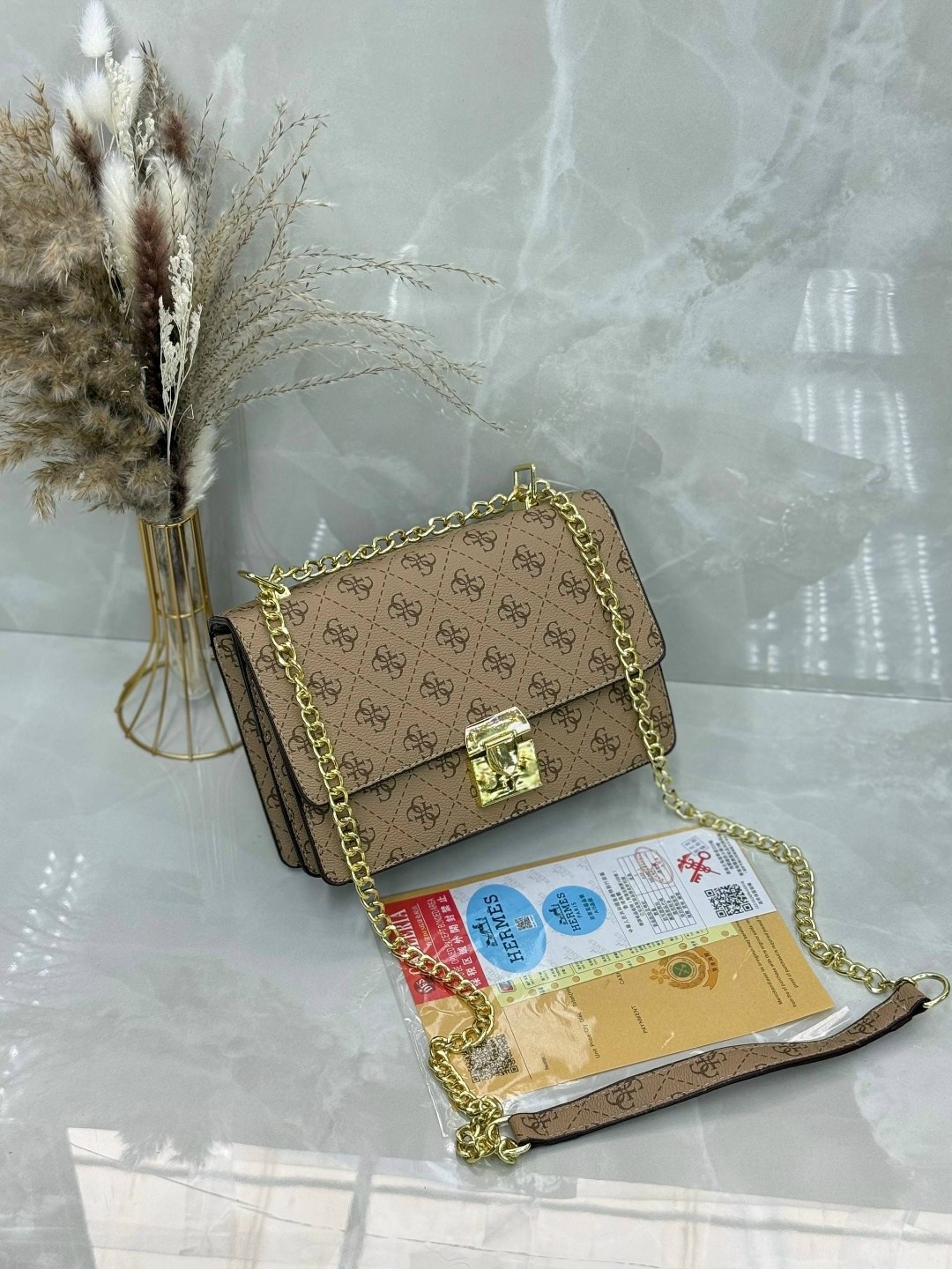 сумка guess,женская сумка guess,guess сумка на плечо,сумка guess кросс боди,сумка louis vuitton