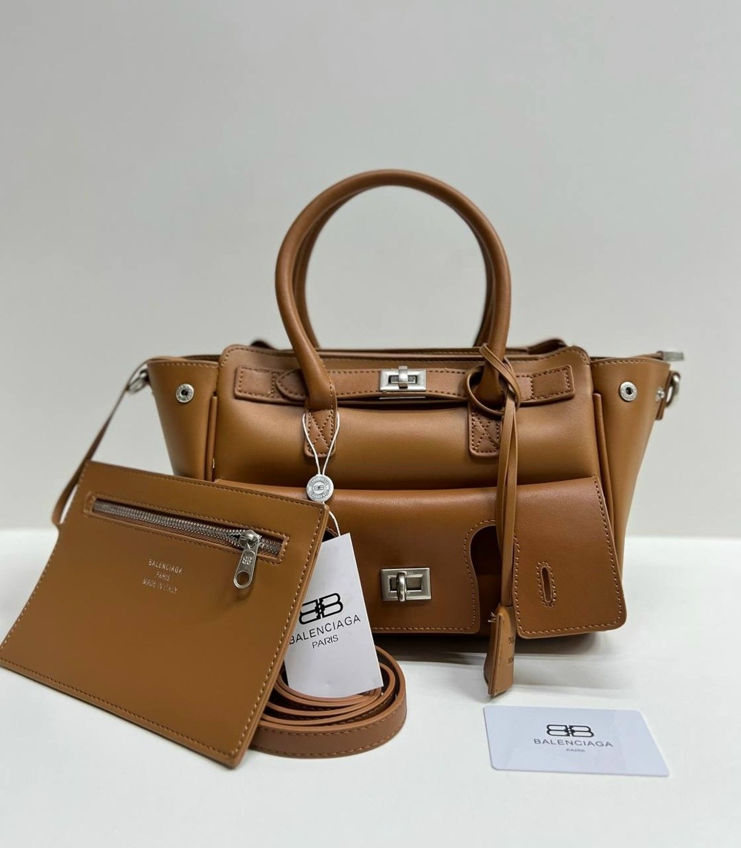 сумка balenciaga,сумка тоут на плечо,стильная сумка тоут,сумка женская balenciaga,сумка от balenciaga