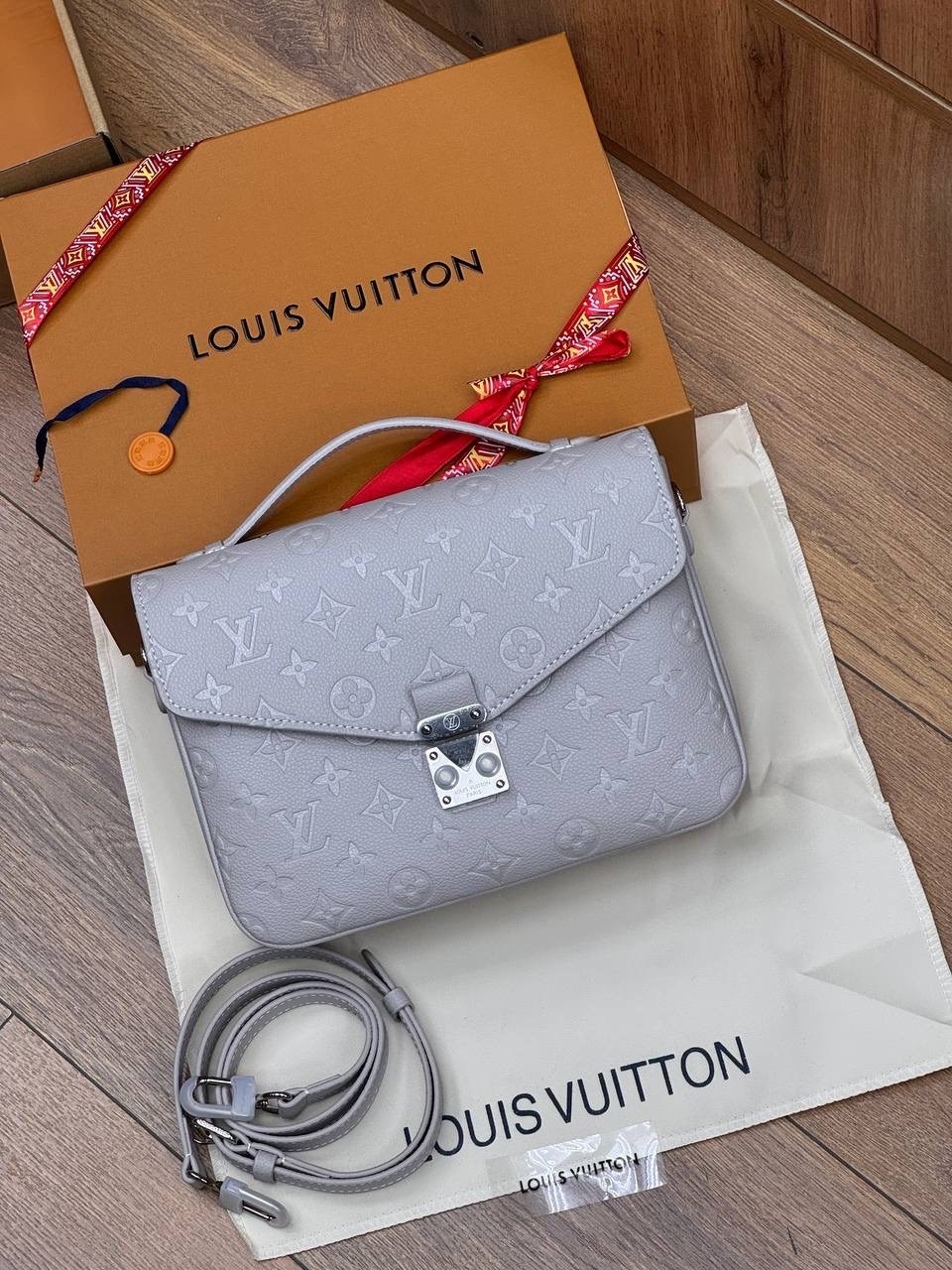 louis vuitton женская сумка,сумка louis vuitton,сумка louis vuitton pochette metis,louis vuitton pochette,louis vuitton сумка на плечо