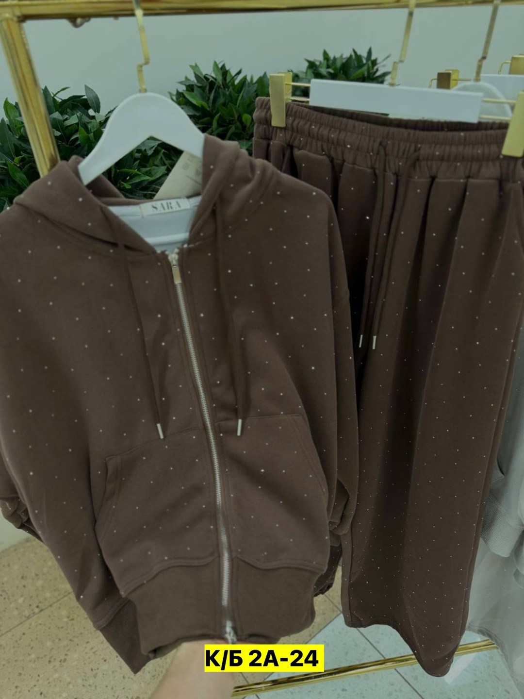 женские костюмы,женский спортивный костюм,костюм бежевый,костюм на флисе,белые костюмы