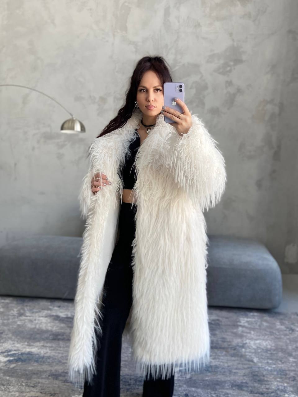шуба,искусственная шуба из экомеха длинная furvi,шубка лама удлиненная,шуба лама,белая шуба из меха эко - страуса