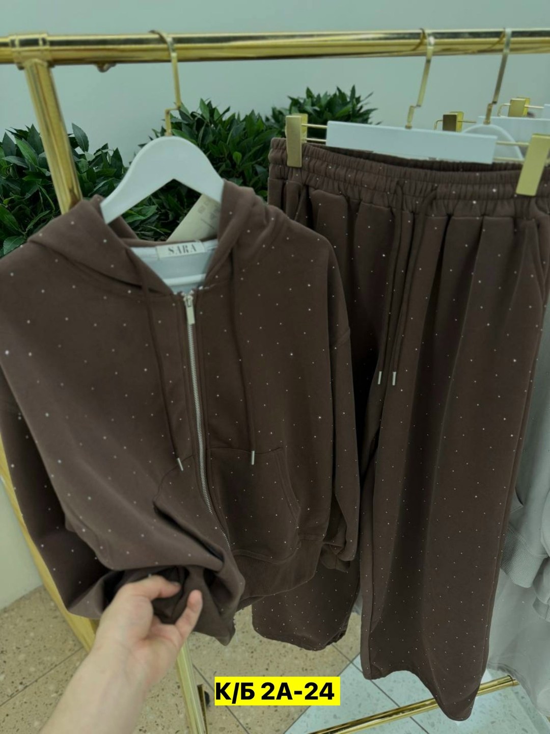 женские костюмы,женский спортивный костюм,костюм бежевый,костюм на флисе,белые костюмы