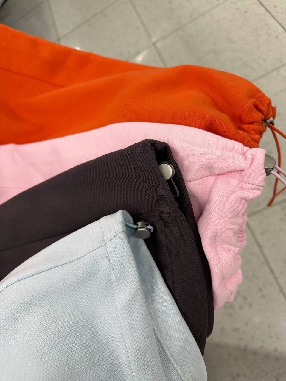 брюки с широкими штанинами,широкие брюки женские,широкие брюки,женские брюки с широкими штанинами,брюки свободные