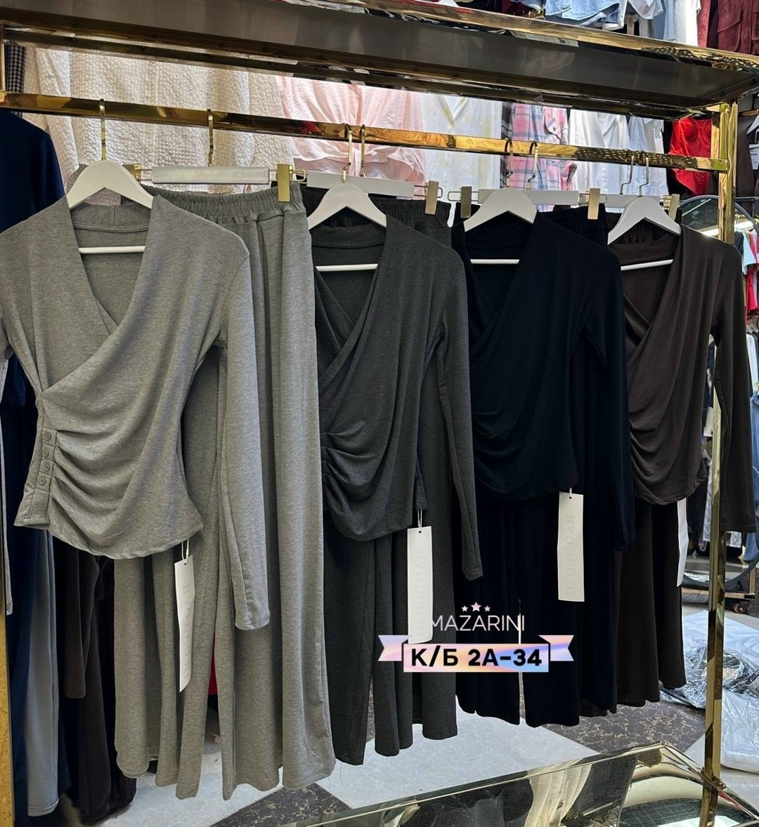 брючный костюм женский,брючный костюм,модный брючный костюм для женщин выполнен из трикотажной ткани,костюм с брюками,костюм женский