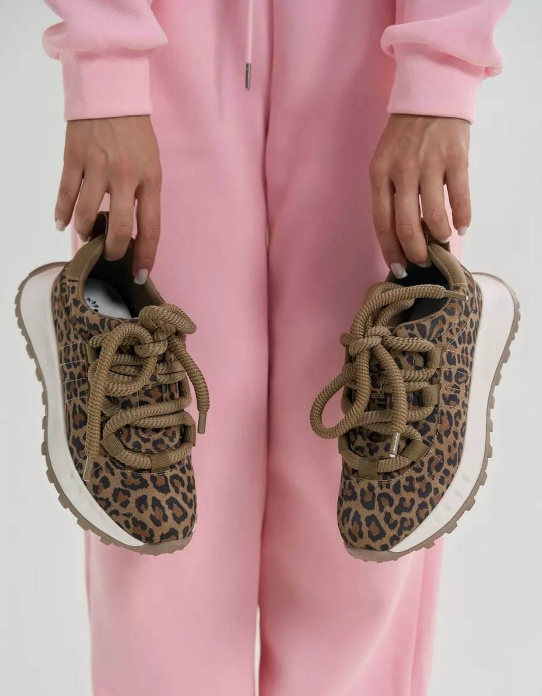 кроссовки женскиe,,кроссовки для женщин,женская ,кроссовки женские белые