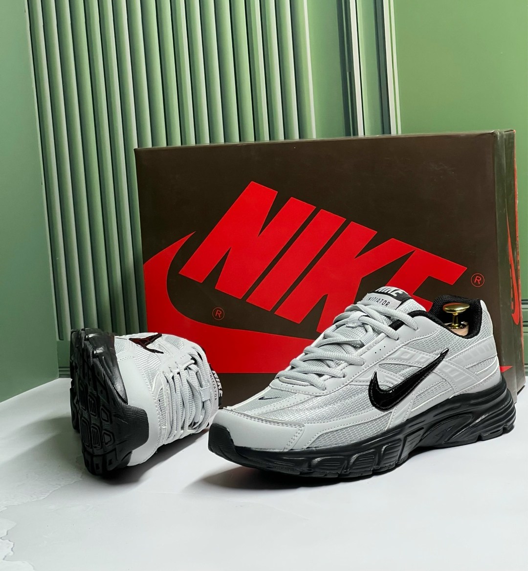 кроссовки nike initiator,кроссовки nike,nike initiator,кроссовки женские nike wmns initiator white/metallic silver,кроссовки