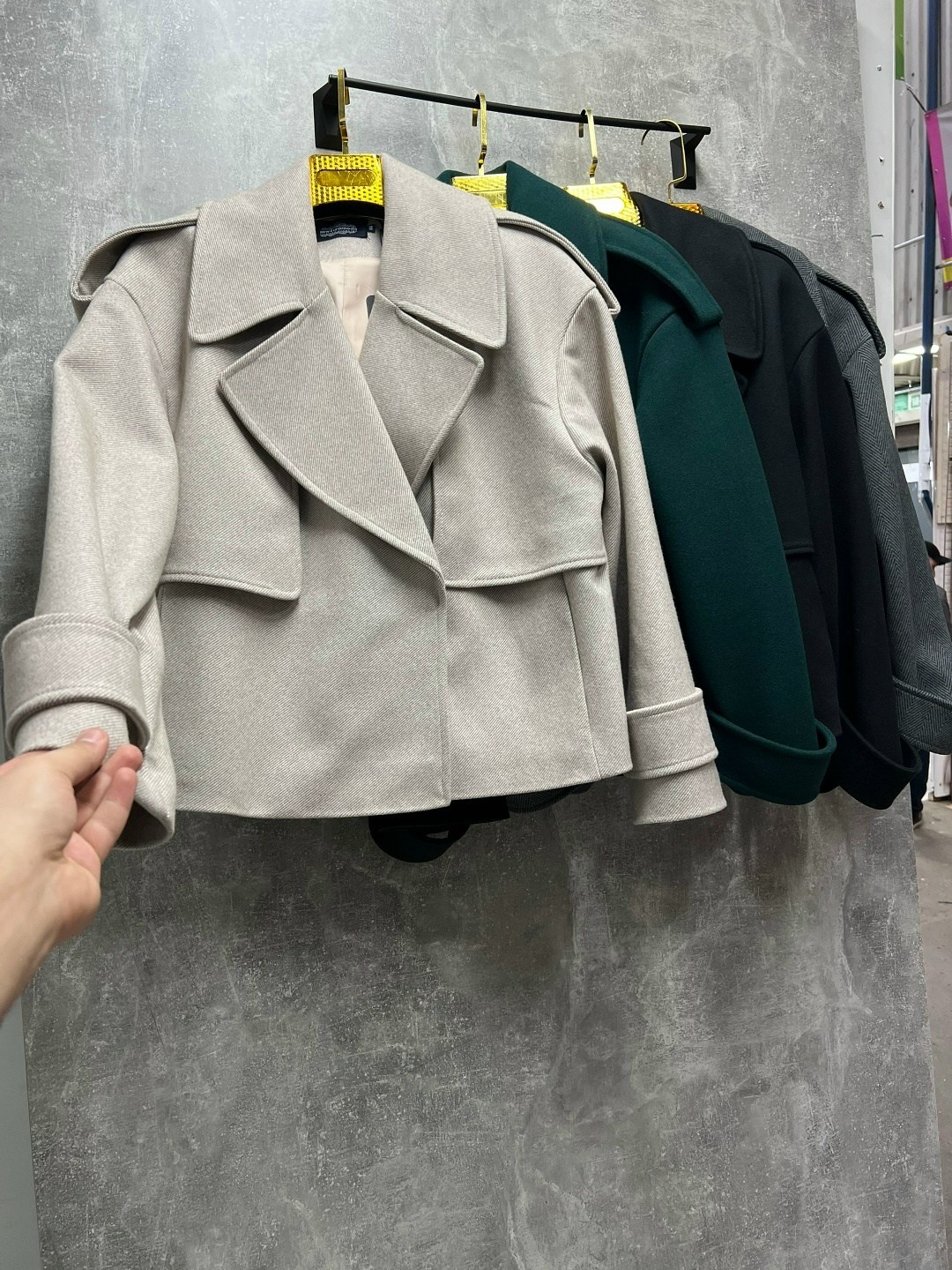 пальто женское,пальто короткие,пальто короткое демисезонное оверсайз riscalda,женская куртка косуха из пальтовой ткани,пальто короткое женское