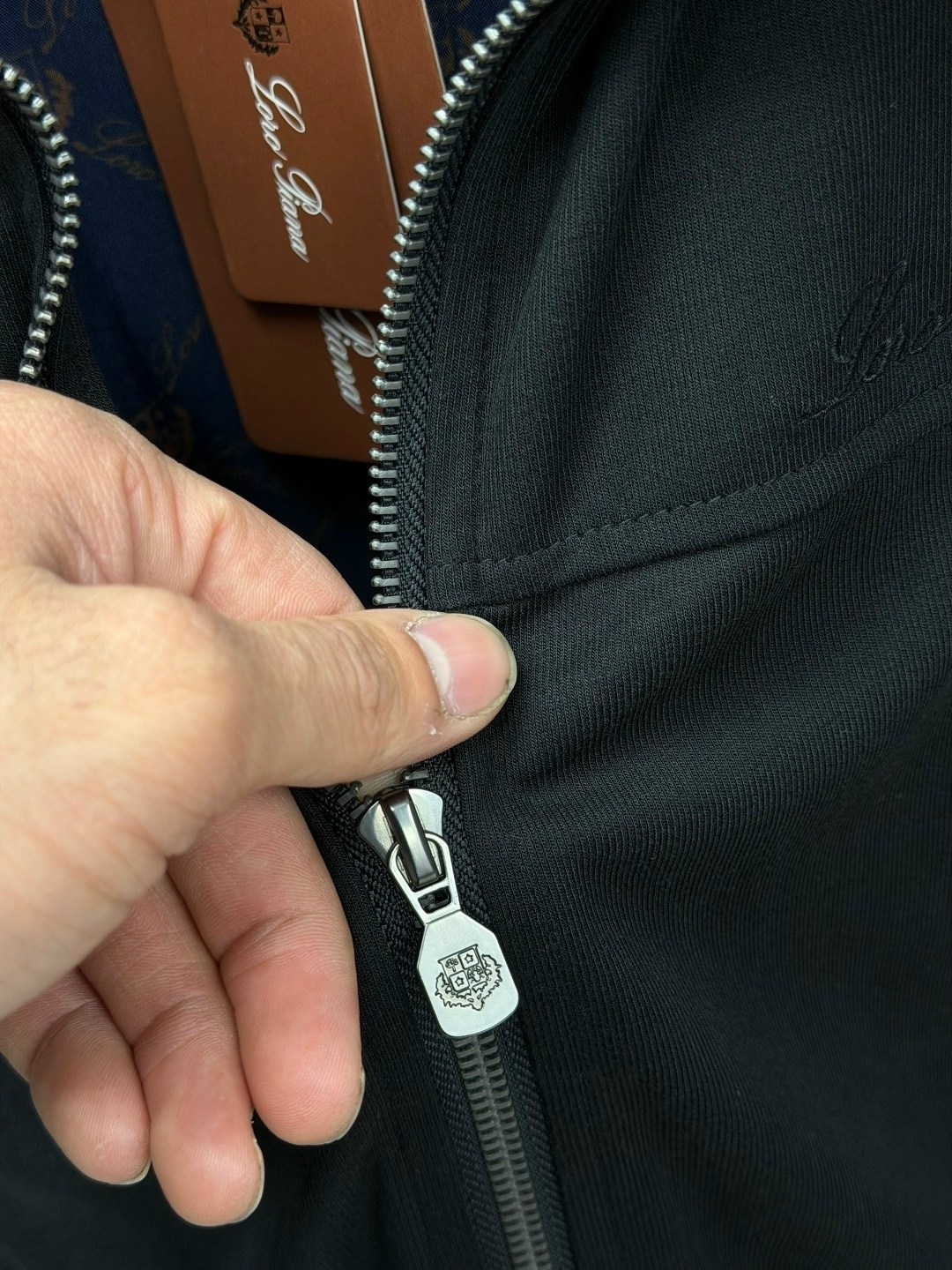 спортивный костюм brunello cucinelli,спортивный костюм loro piana,спортивный костюм мужской loro piana,мужские спортивные костюмы,спортивные костюм