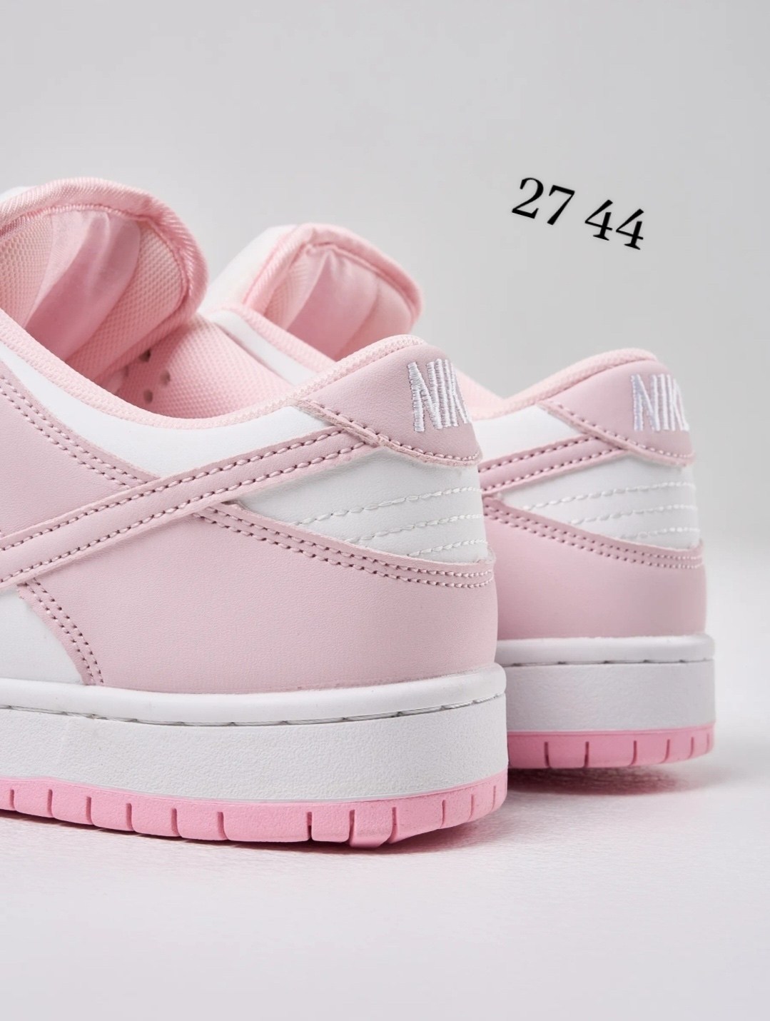 nike dunk low gs 'triple pink',кроссовки nike sb dunk low pink,розовые кроссовки,кроссовки nike dunk low gs triple pink,кроссовки nike dunk sb low