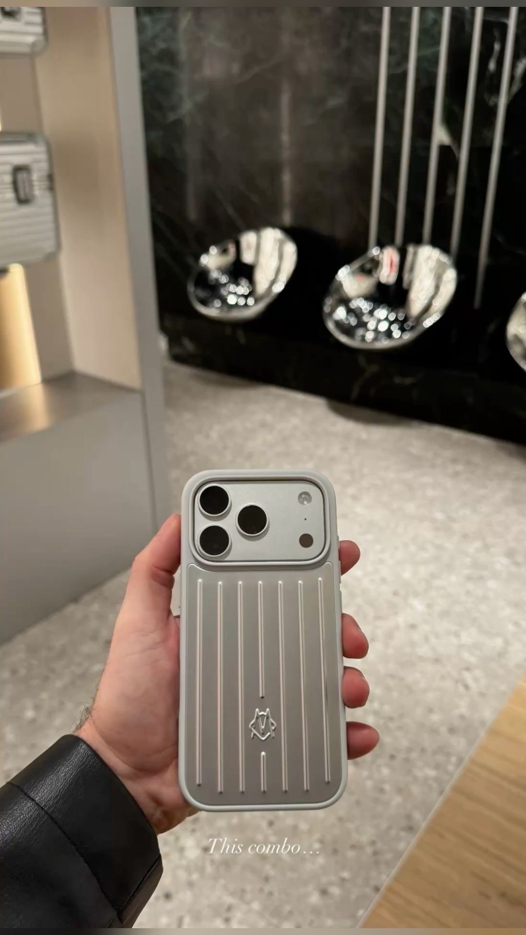 чехол для смартфона apple rimowa серебристый алюминиево-магниевый сплав,rimowa iphone case aluminum silver for iphone 15 pro,чехол для iphone 17 pro max,чехлы для iphone,iphone 17 pro max