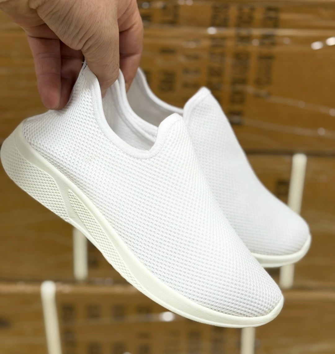 ,кроссовки женские,кроссовки мужские летние белые без шнурков,слипоны женские,спортивная