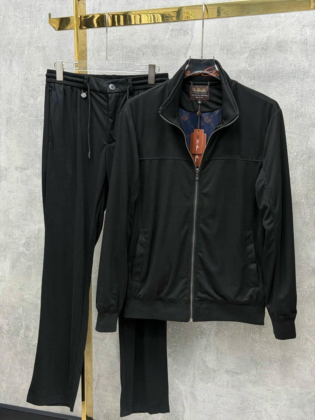 спортивный костюм brunello cucinelli,спортивный костюм loro piana,спортивный костюм мужской loro piana,мужские спортивные костюмы,спортивные костюм