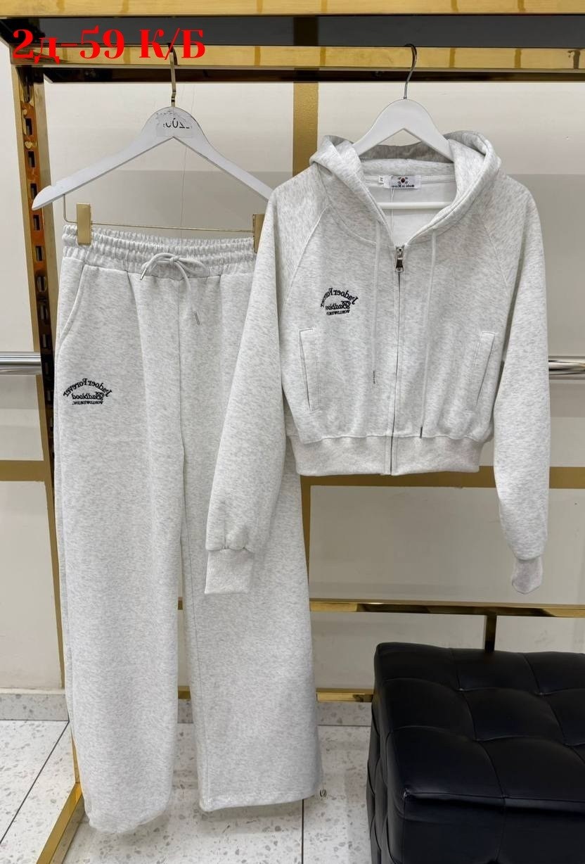 спортивный костюм спортивные костюмы,спортивный костюм женский,спортивный костюм,женский красный костюм miu miu,женский костюм