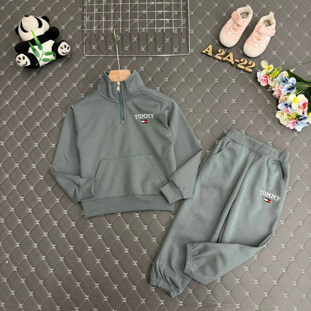 костюм спортивный для мальчика,спортивный костюм tommy hilfiger,костюм спортивный,детский спортивный костюм tommy hilfiger,одежда комплект