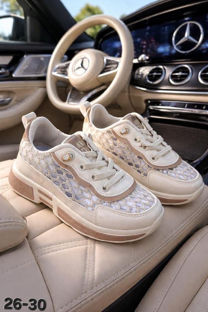 кроссовки женскиe,,кроссовки для женщин,кроссовки мода,кроссовки модные