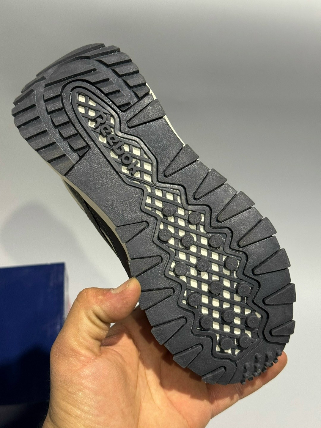 reebok кроссовки,кроссовки reebok classic,кроссовки reebok classic leather legacy,reebok classic leather legacy,кроссовки мужские reebok